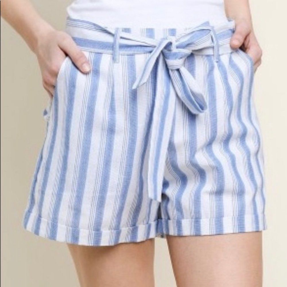 Umgee Blue and White Striped Shorts With Removable Belt Size Large L NWT